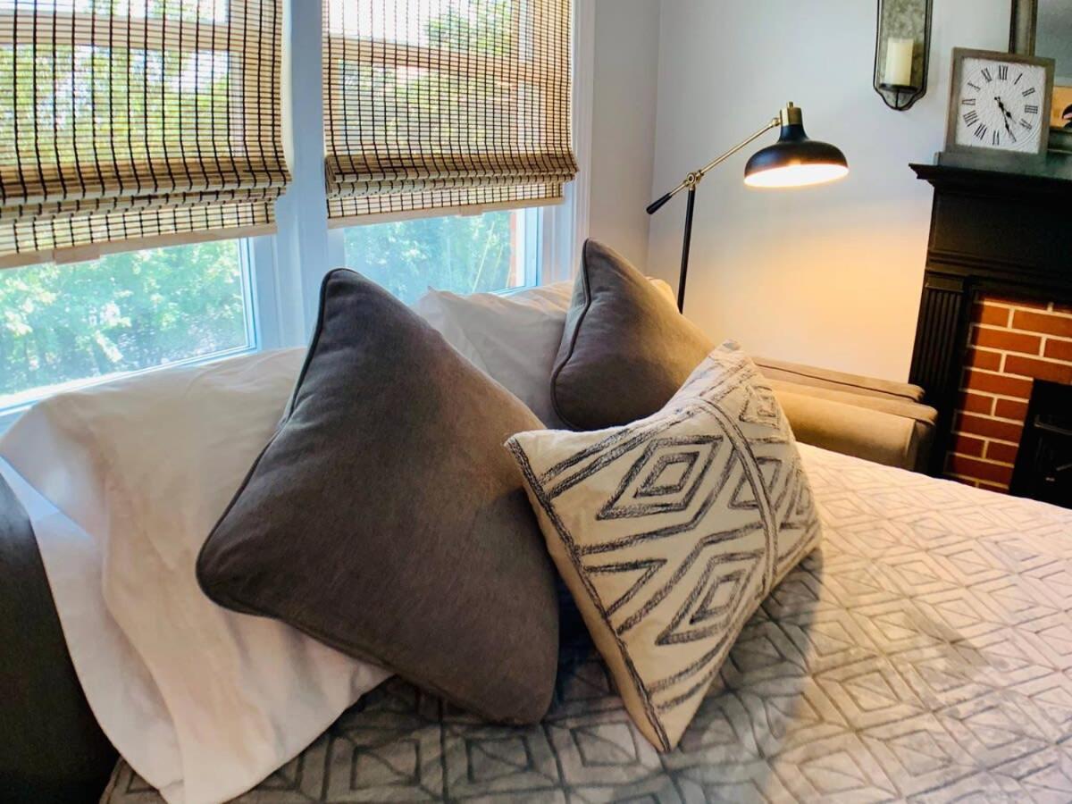 Fairgrounds Playground - Weho - 1bd 1ba Holiday home