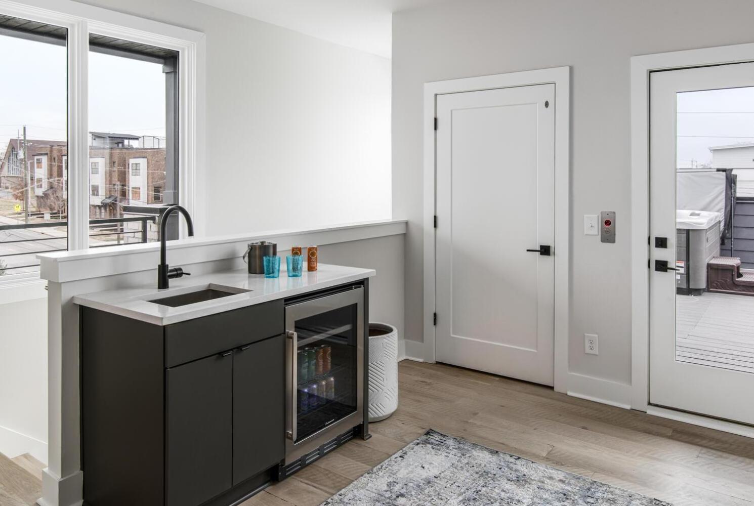 Edgehill Duo - 2 Townhomes - Mins Vanderbilt Holiday home