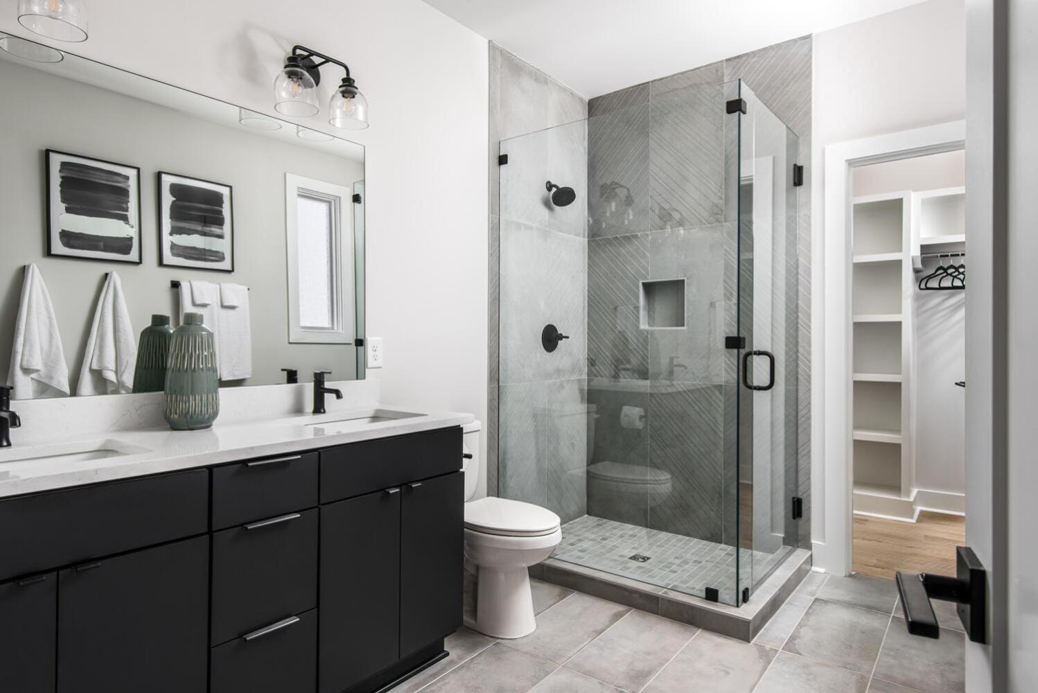 Edgehill Duo - 2 Townhomes - Mins Vanderbilt Holiday home