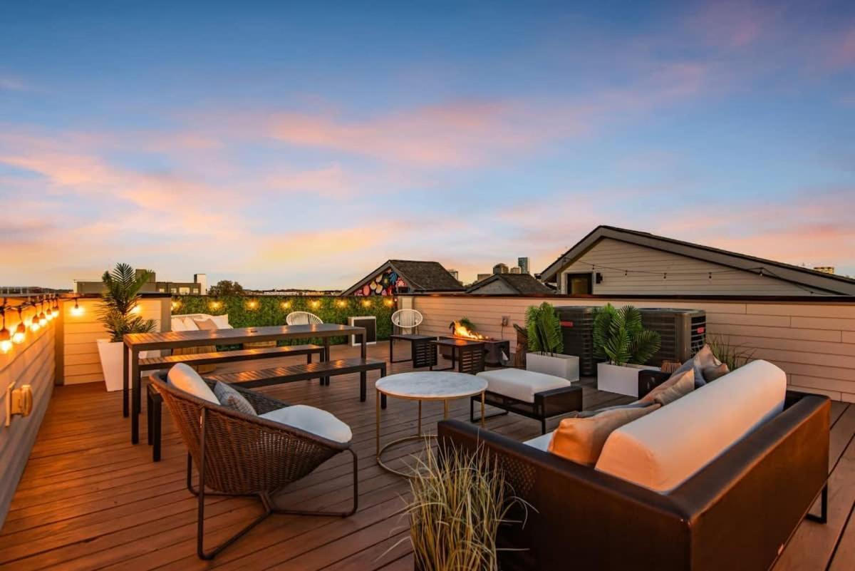 Luxury Townhouse + Rooftop Deck + 1 1 Mi Downtown Nashville