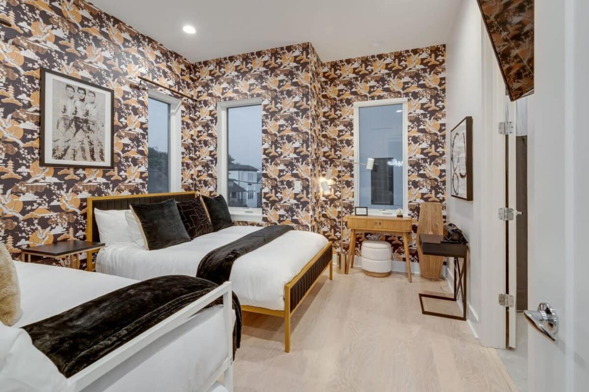 Luxury Townhouse + Rooftop Deck + 1 1 Mi Downtown * Nashville
