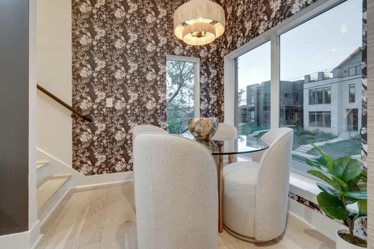 Luxury Townhouse + Rooftop Deck + 1 1 Mi Downtown * Nashville