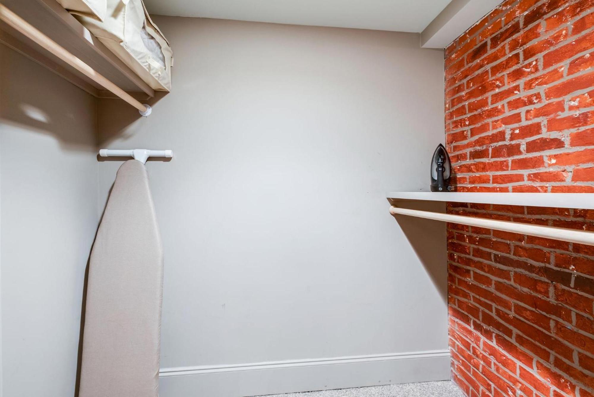 Riverfront Lofts Aparthotel