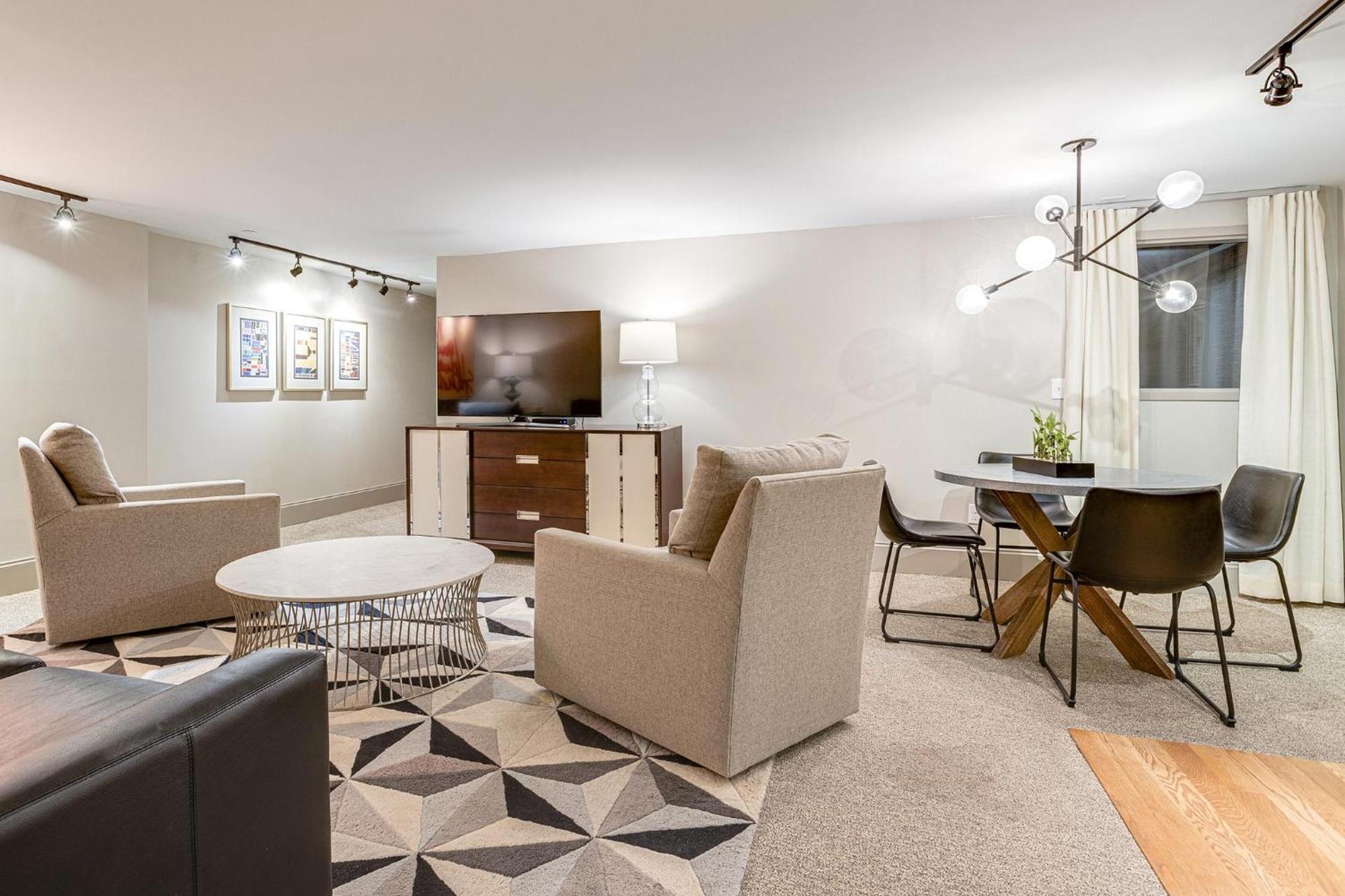 Riverfront Lofts Aparthotel 4*