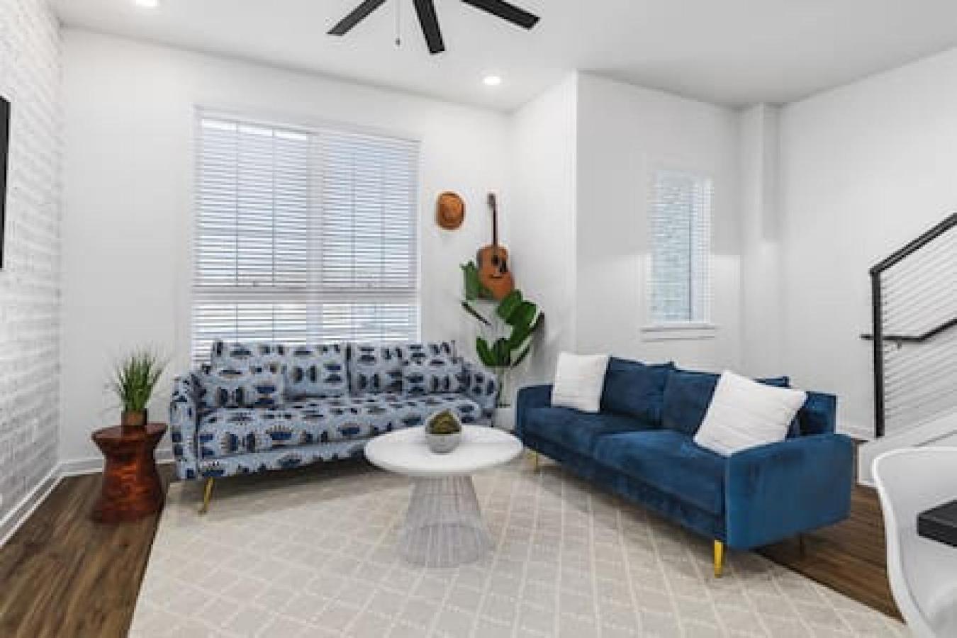 Holiday home Gorgeous East House With Rooftop Patio, Garage, 9 Beds, 3 Miles To Downtown Nashville