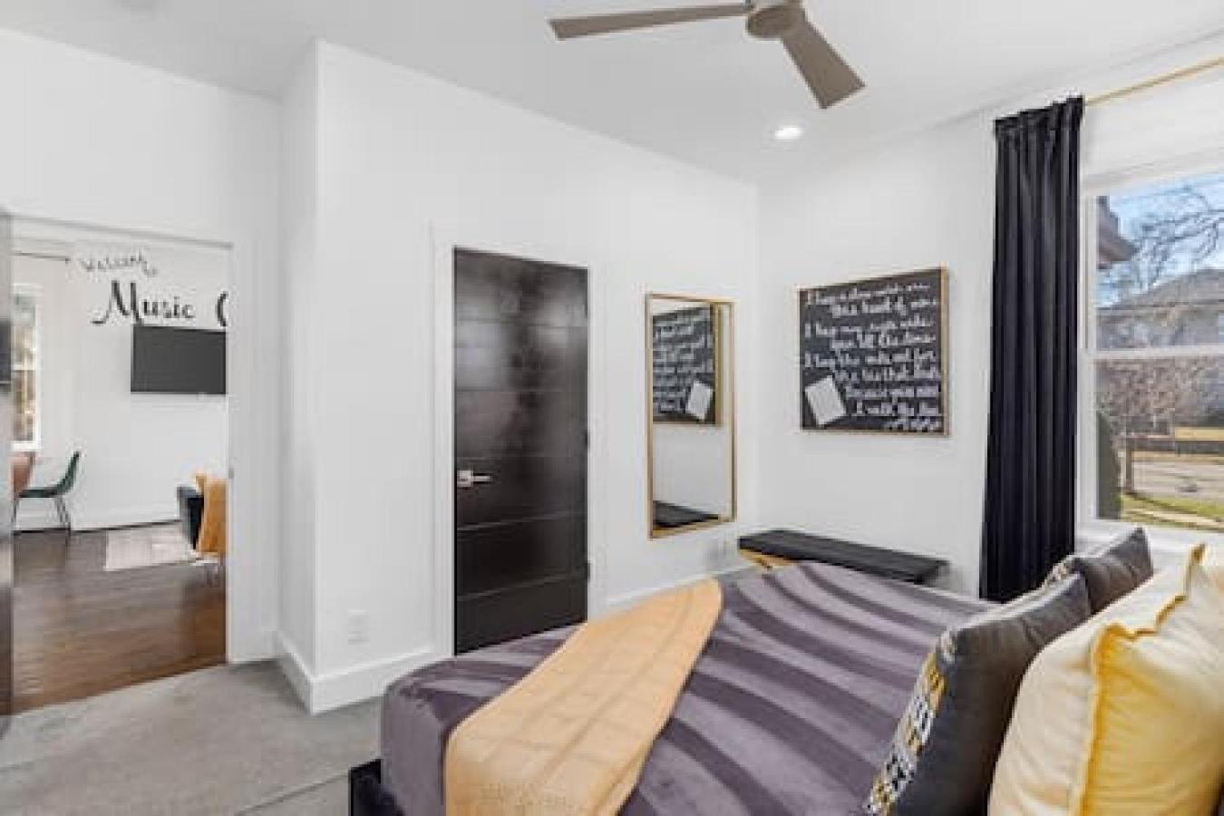 In The Heart Of 12 South & Belmont, 3 Miles To Downtown