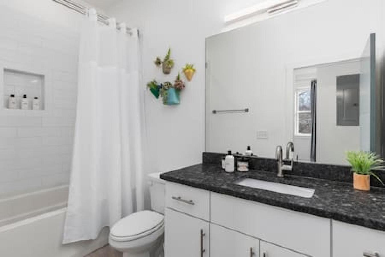 In The Heart Of 12 South & Belmont, 3 Miles To Downtown * Nashville