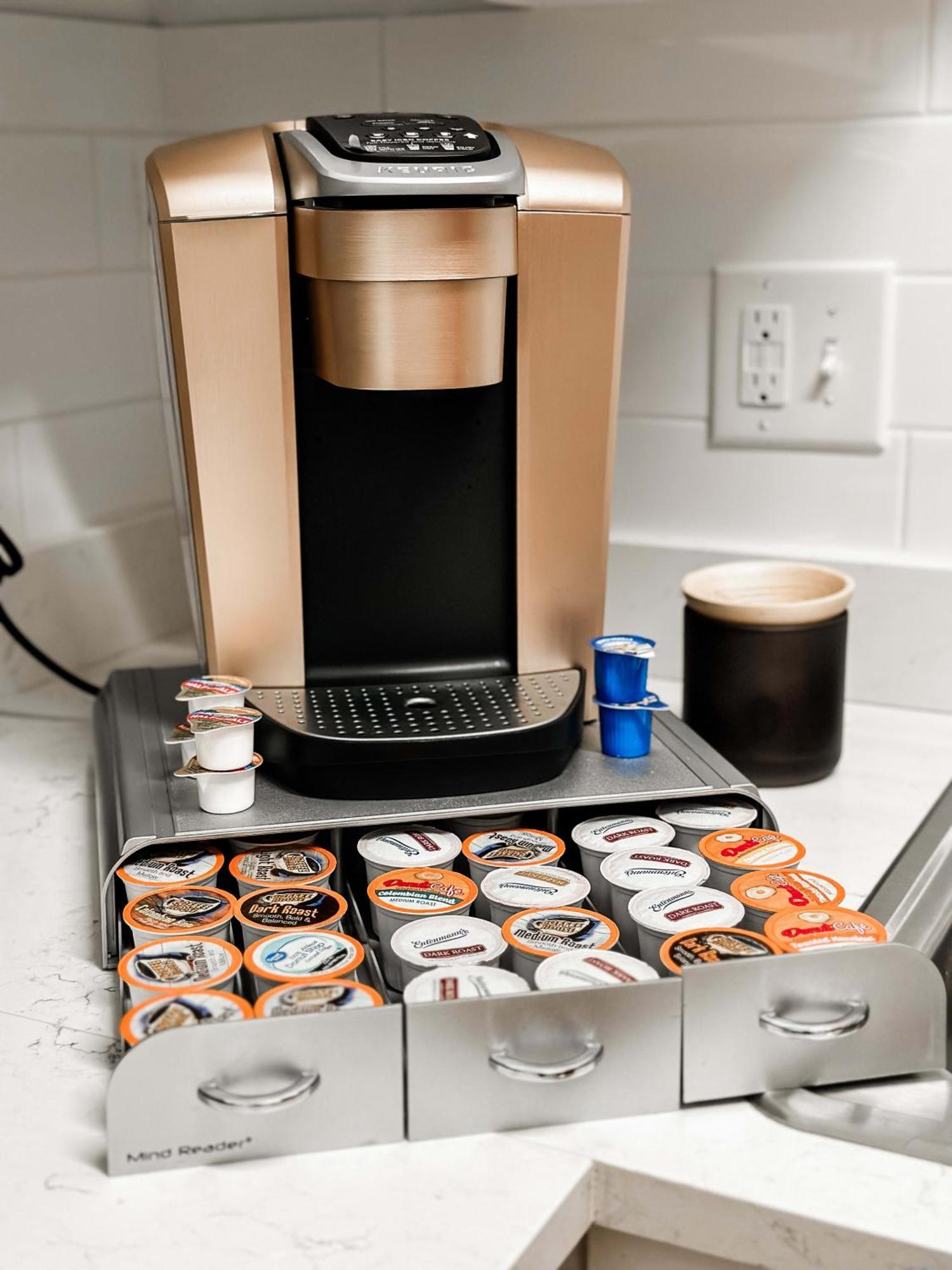 Dolly's Glam Getaway - Glittering Gem Near Broadway