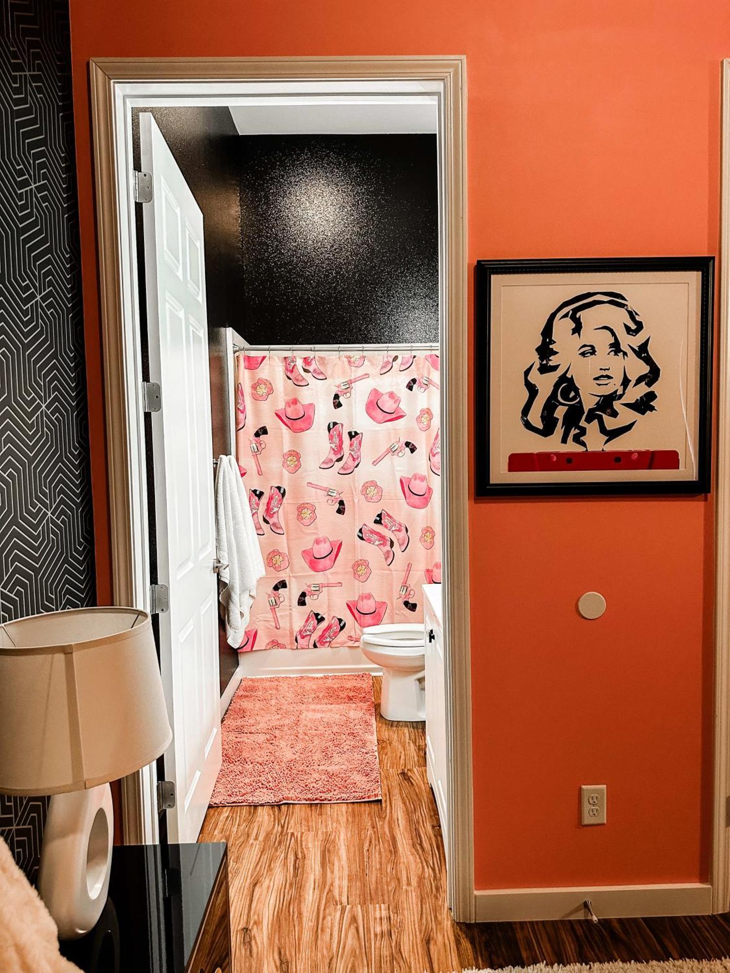 Holiday home Dolly's Glam Getaway - Glittering Gem Near Broadway