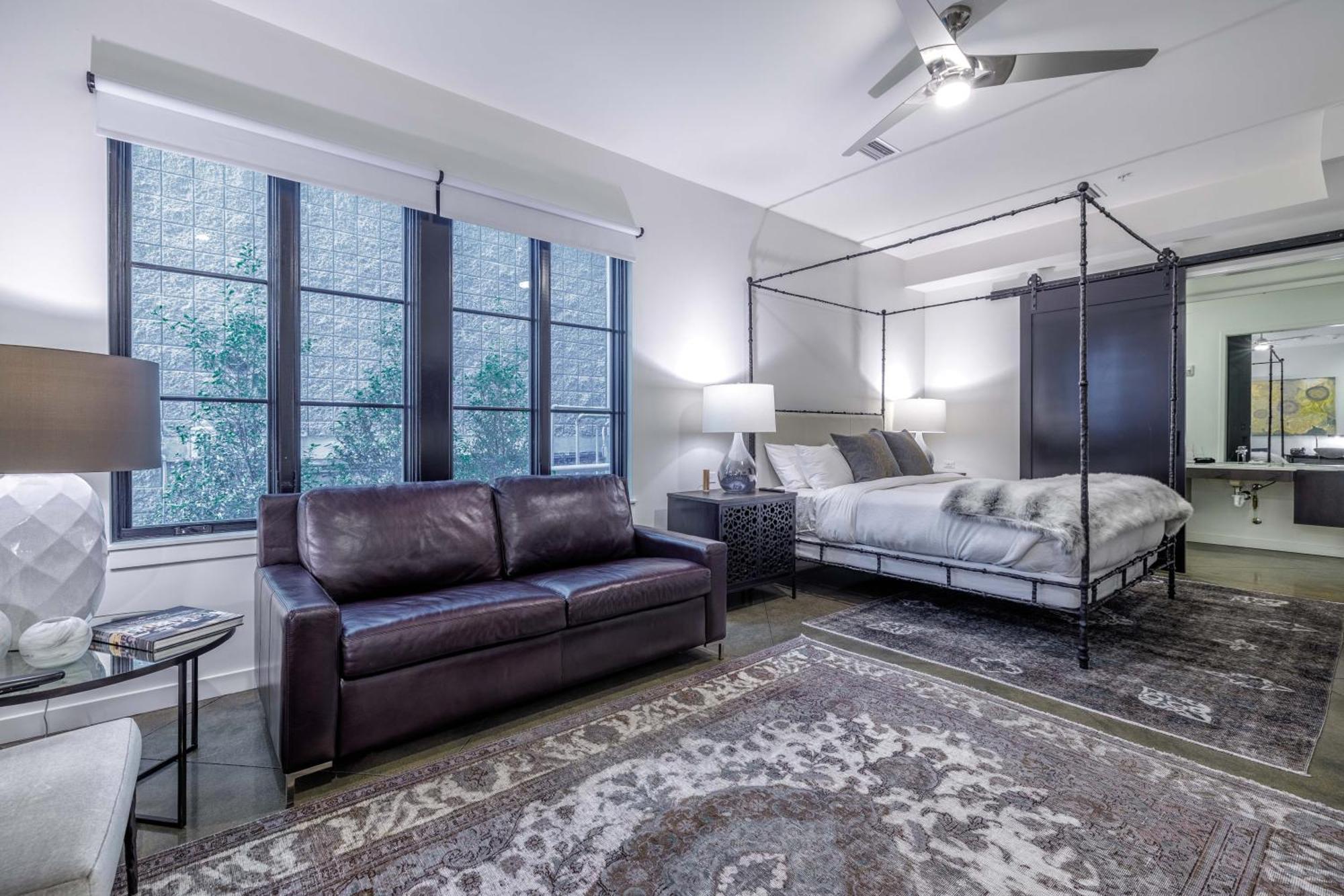 Hotel 121 By Avantstay Chic Modern In
