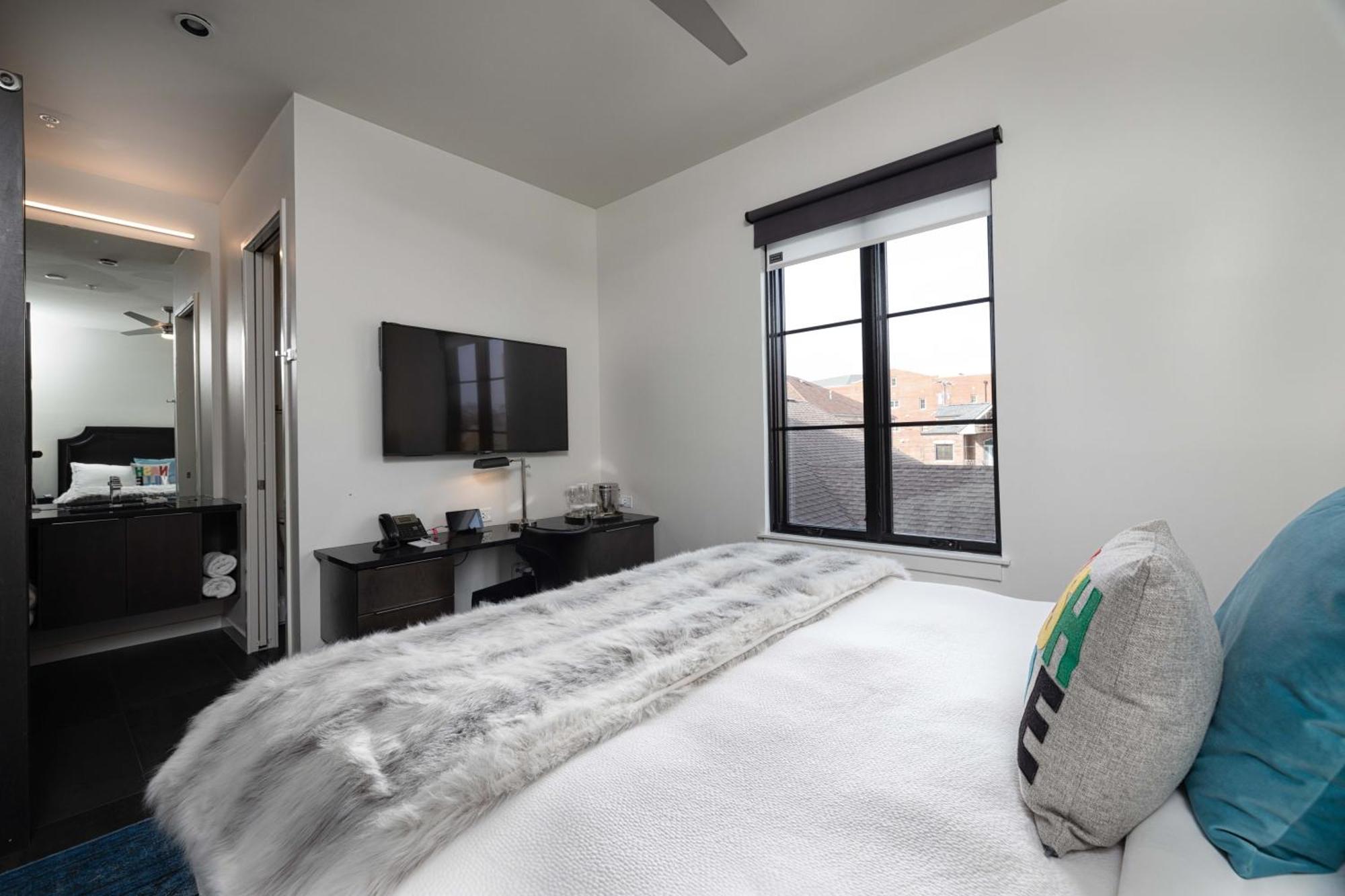 Hotel 121 By Avantstay Chic Modern In