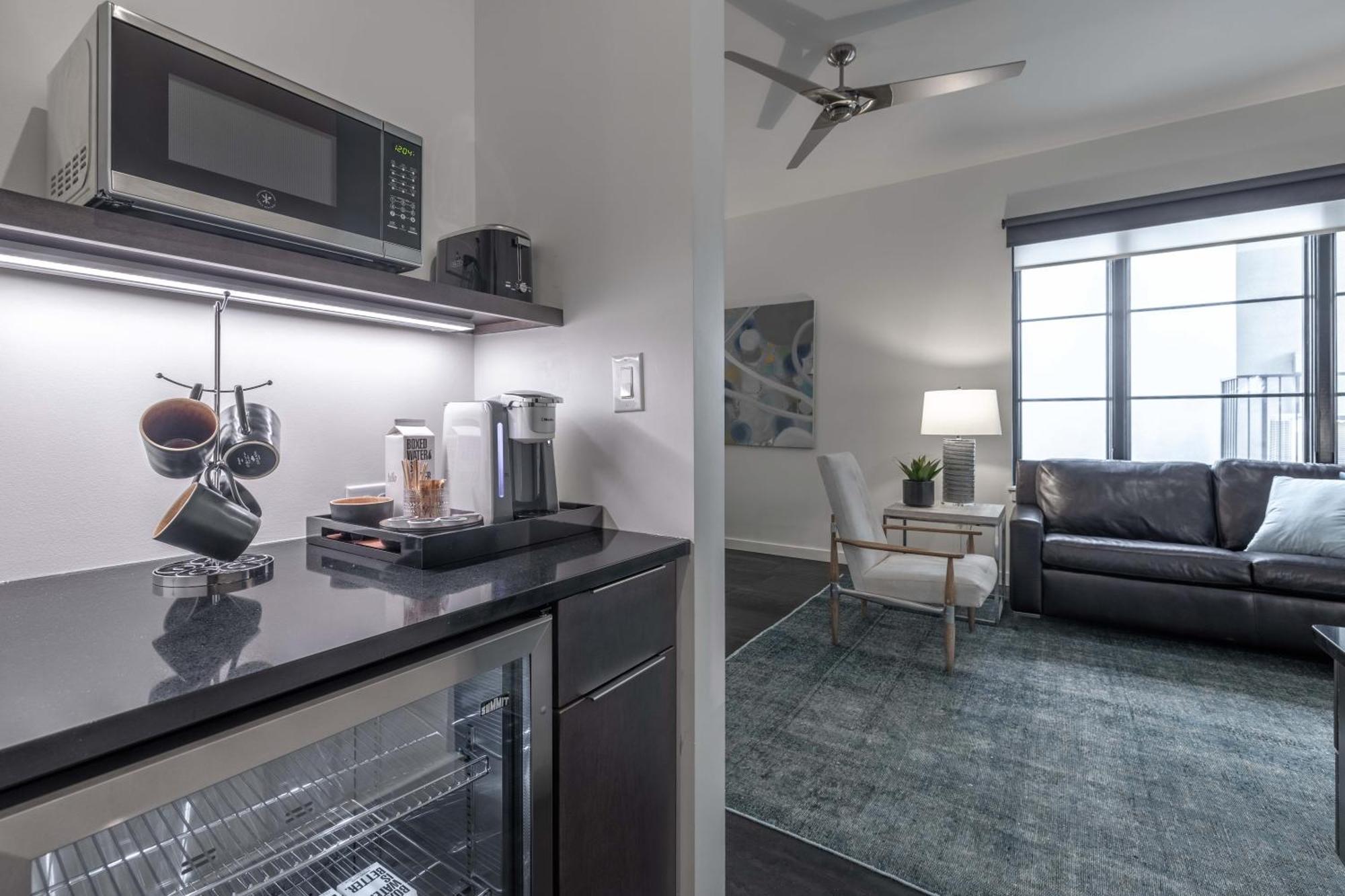 Hotel 121 By Avantstay Chic Modern In