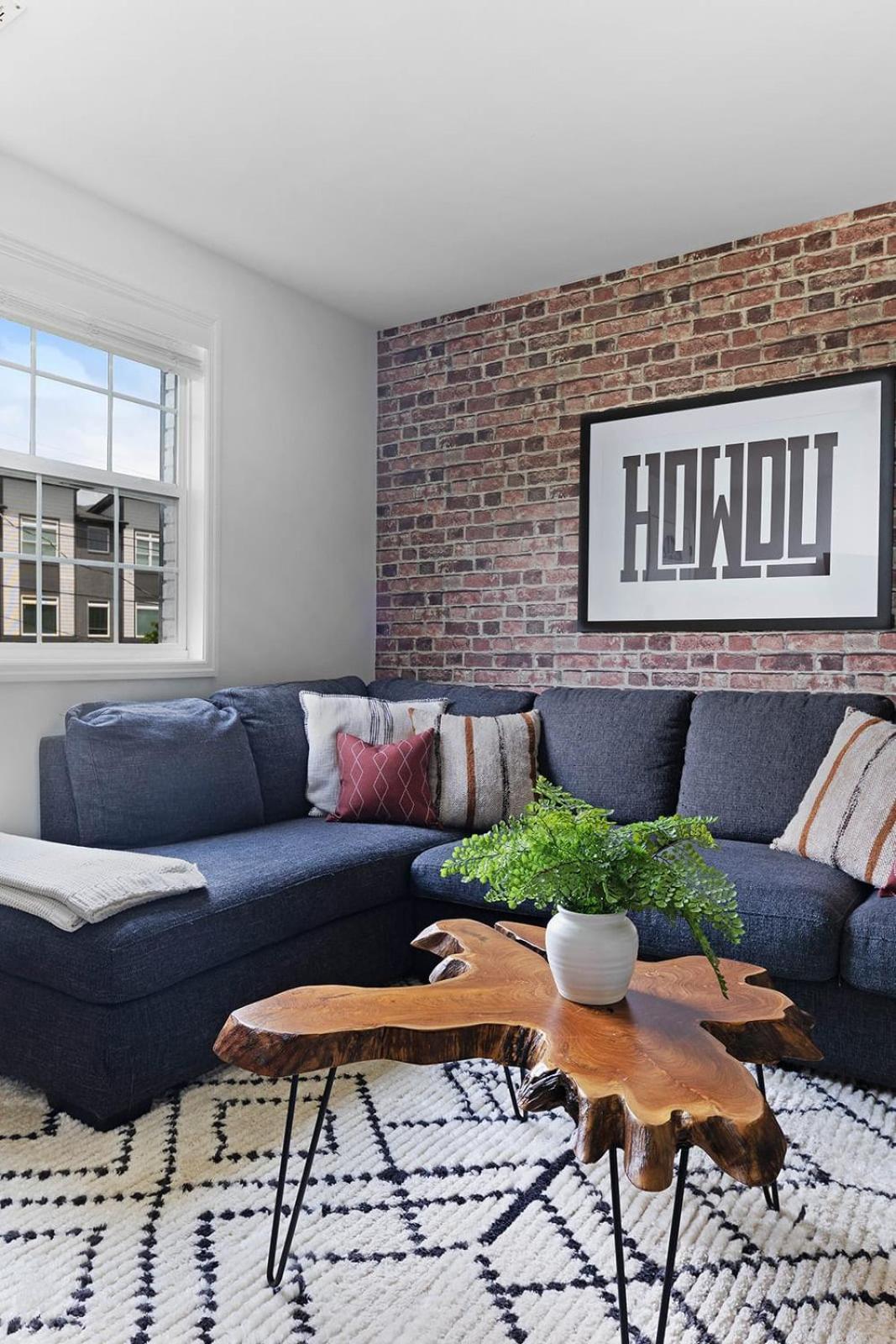 Urban - 2 Bedroom - Close To Everything Apartment *