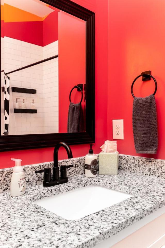 New Sleeps 4 - 7 Mins To Dt Apartment Nashville