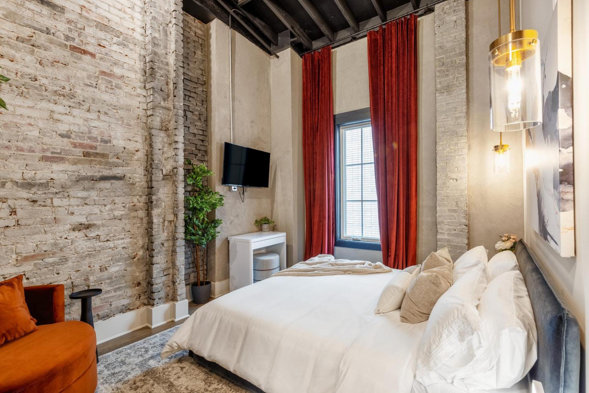 Union St Lofts - Salon - Day Nashville