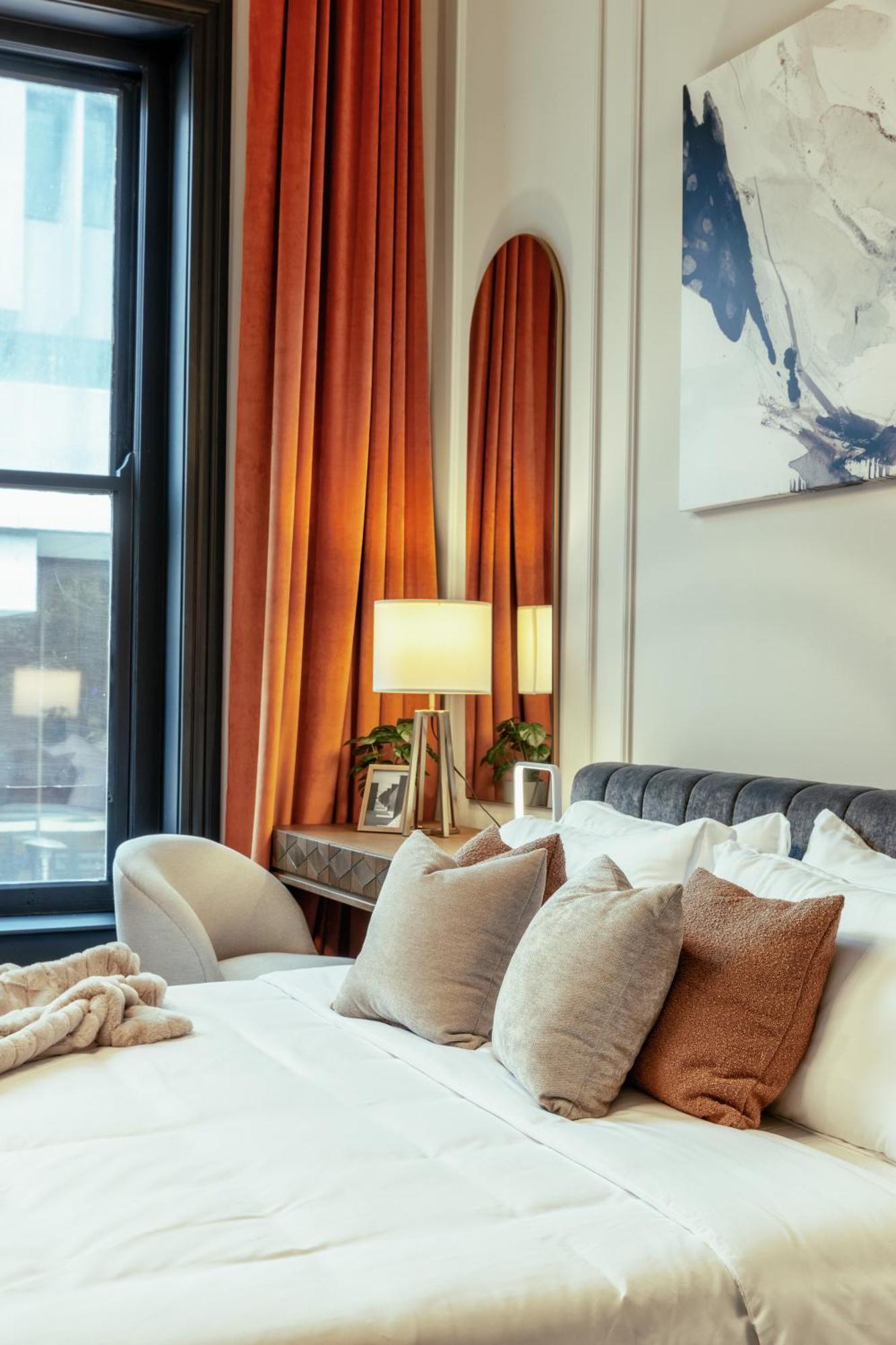 Union St Lofts - Salon - Day