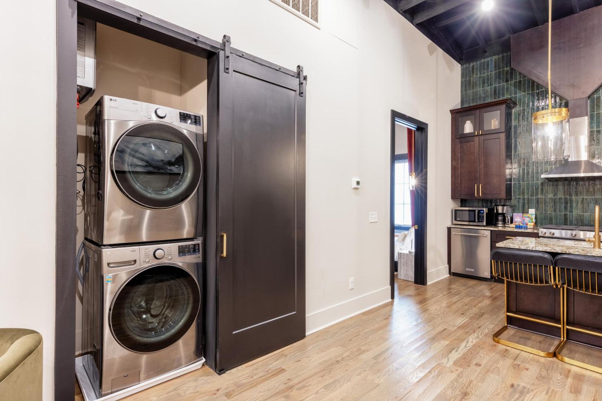 Apartment Union St Lofts - Salon - Day *