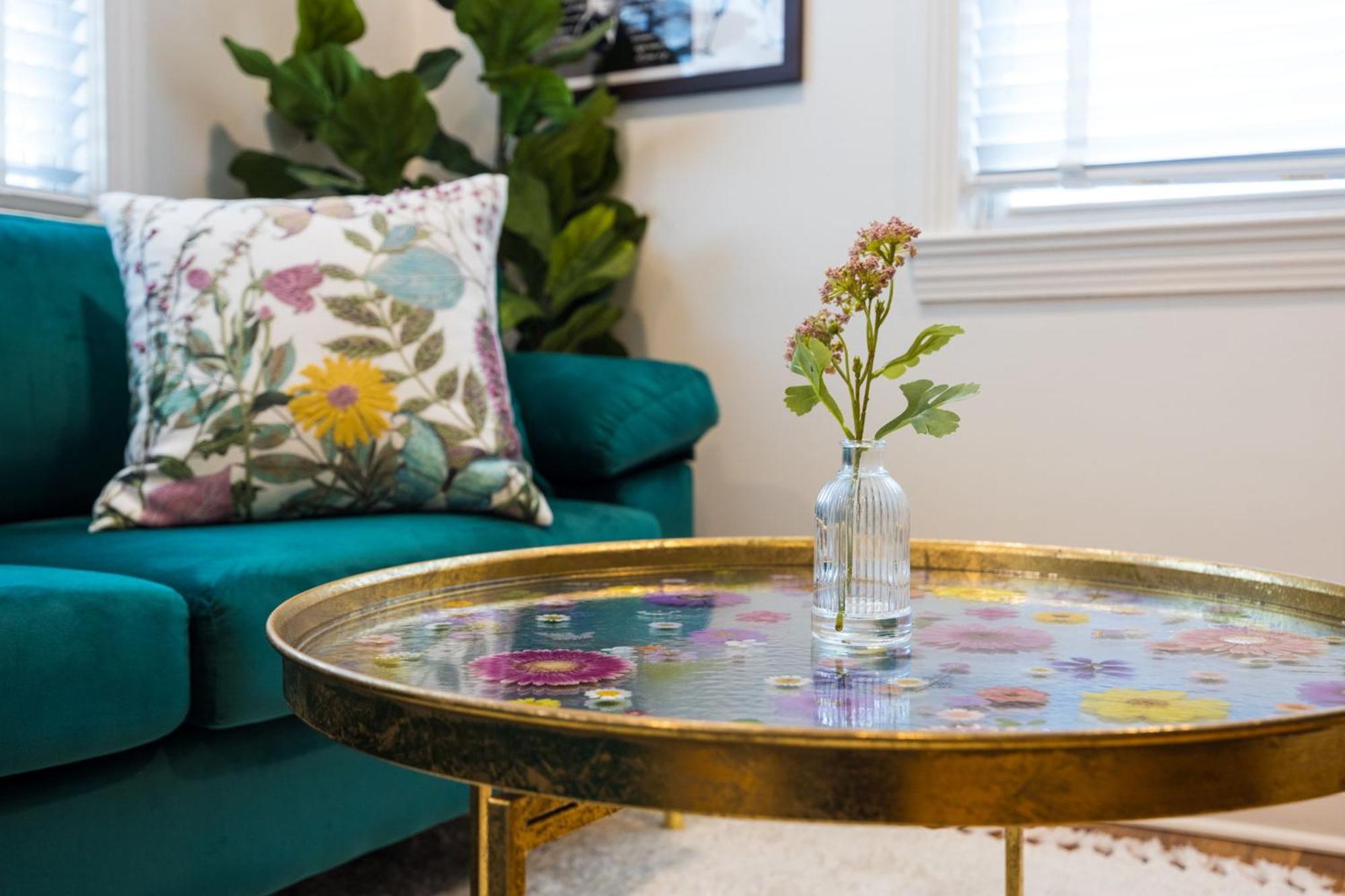 Taylor Swift Eras Inspired Home-10 Min To Broadway Holiday home *