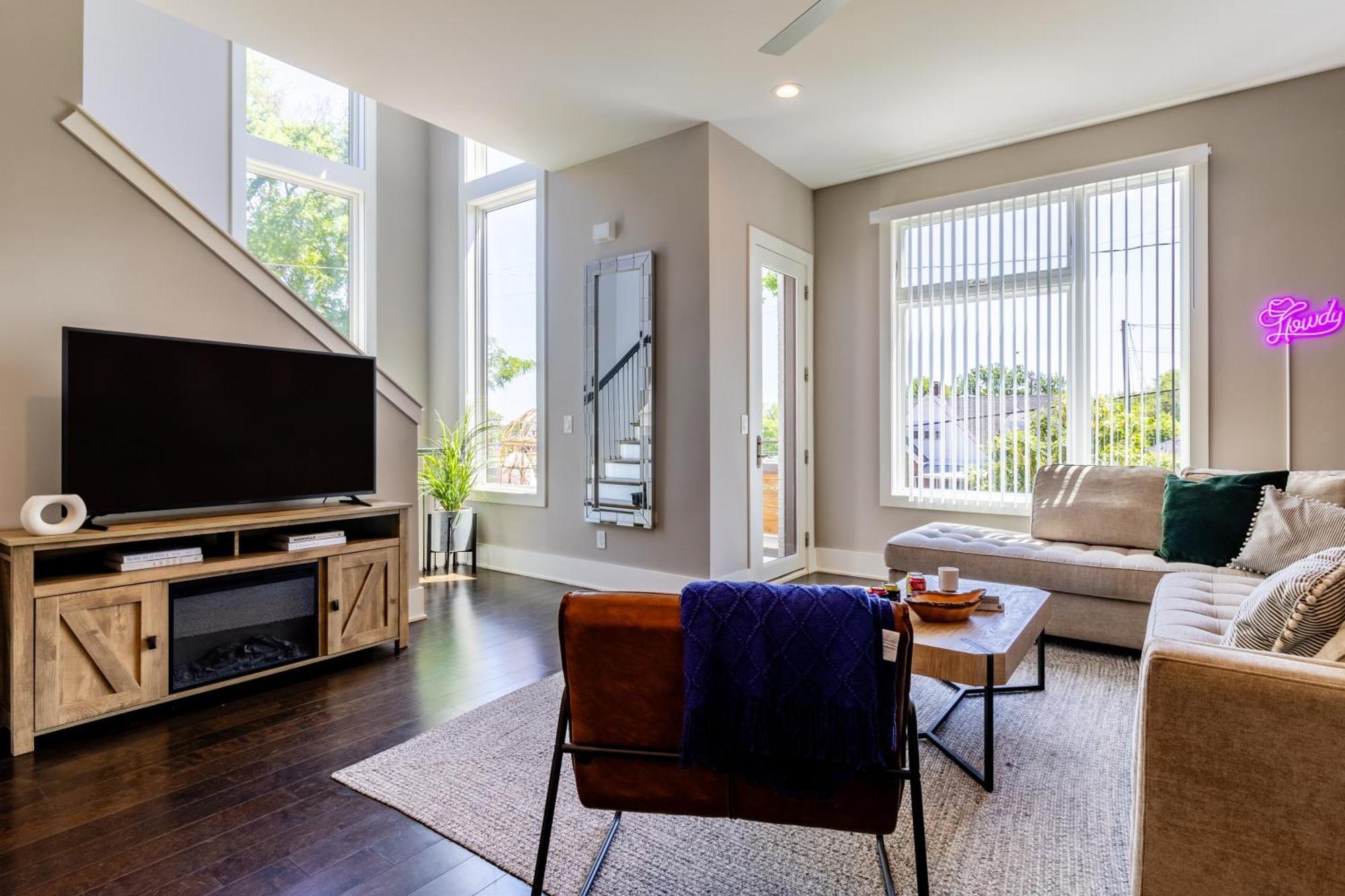 Doralee By Avantstay Rooftop Mins From Downtown Dolly Parton Theme Holiday home