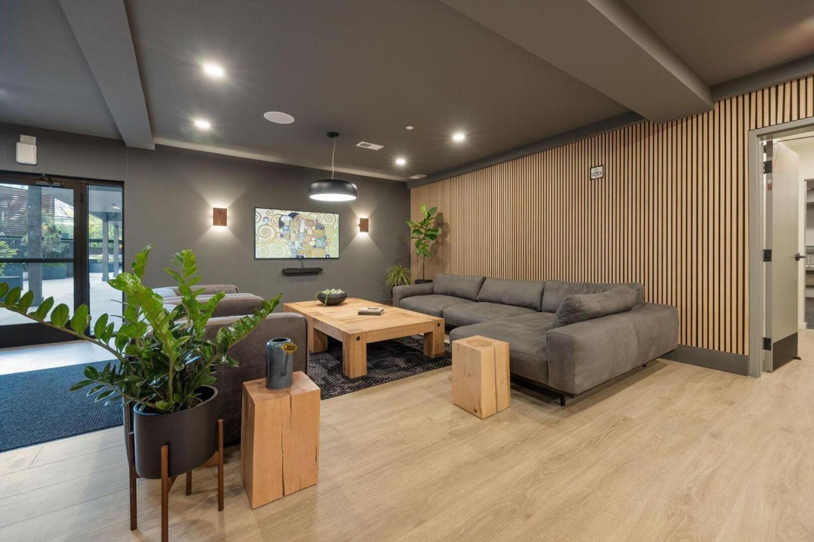 - 635 7th Ave S Unit 610 * Nashville