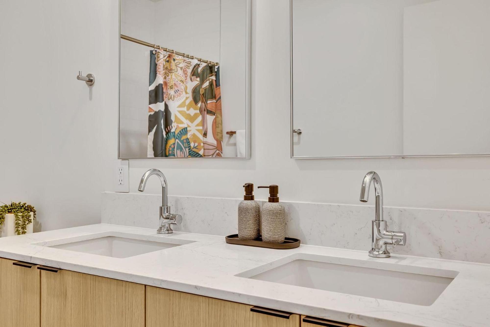 Holiday home - 635 7th Ave S Unit 610 Nashville