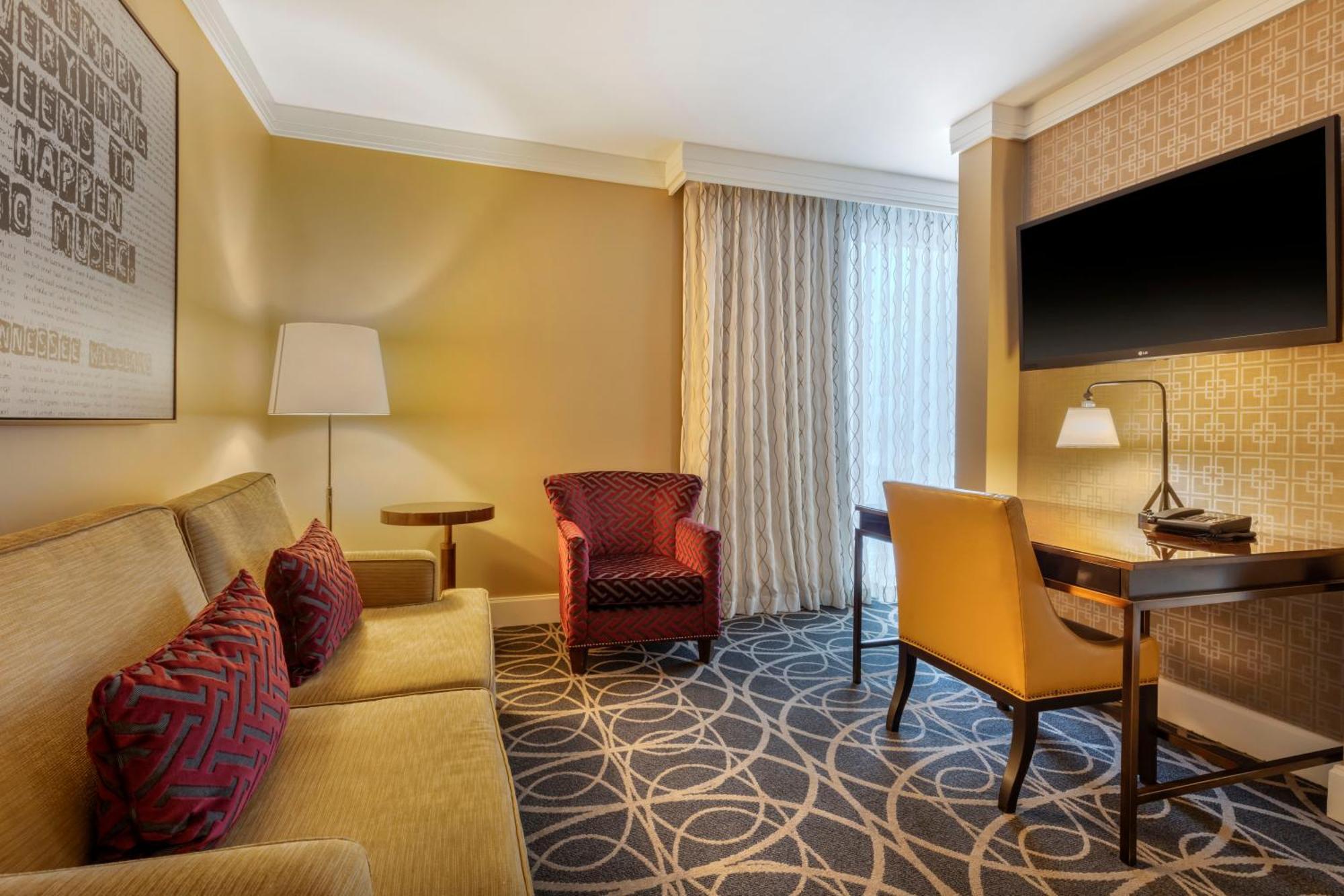 Omni Hotel 4*
