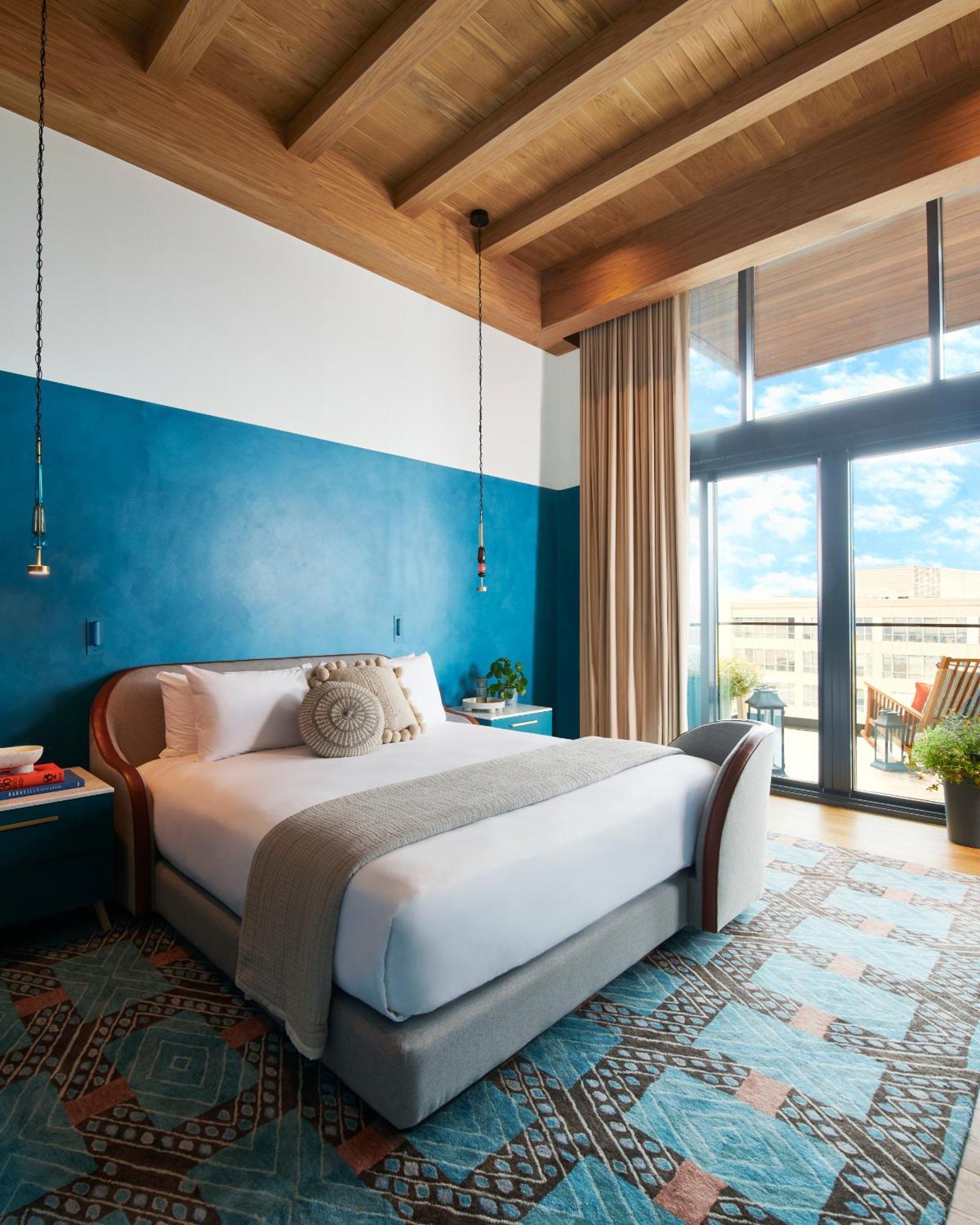 Virgin Hotel 4*