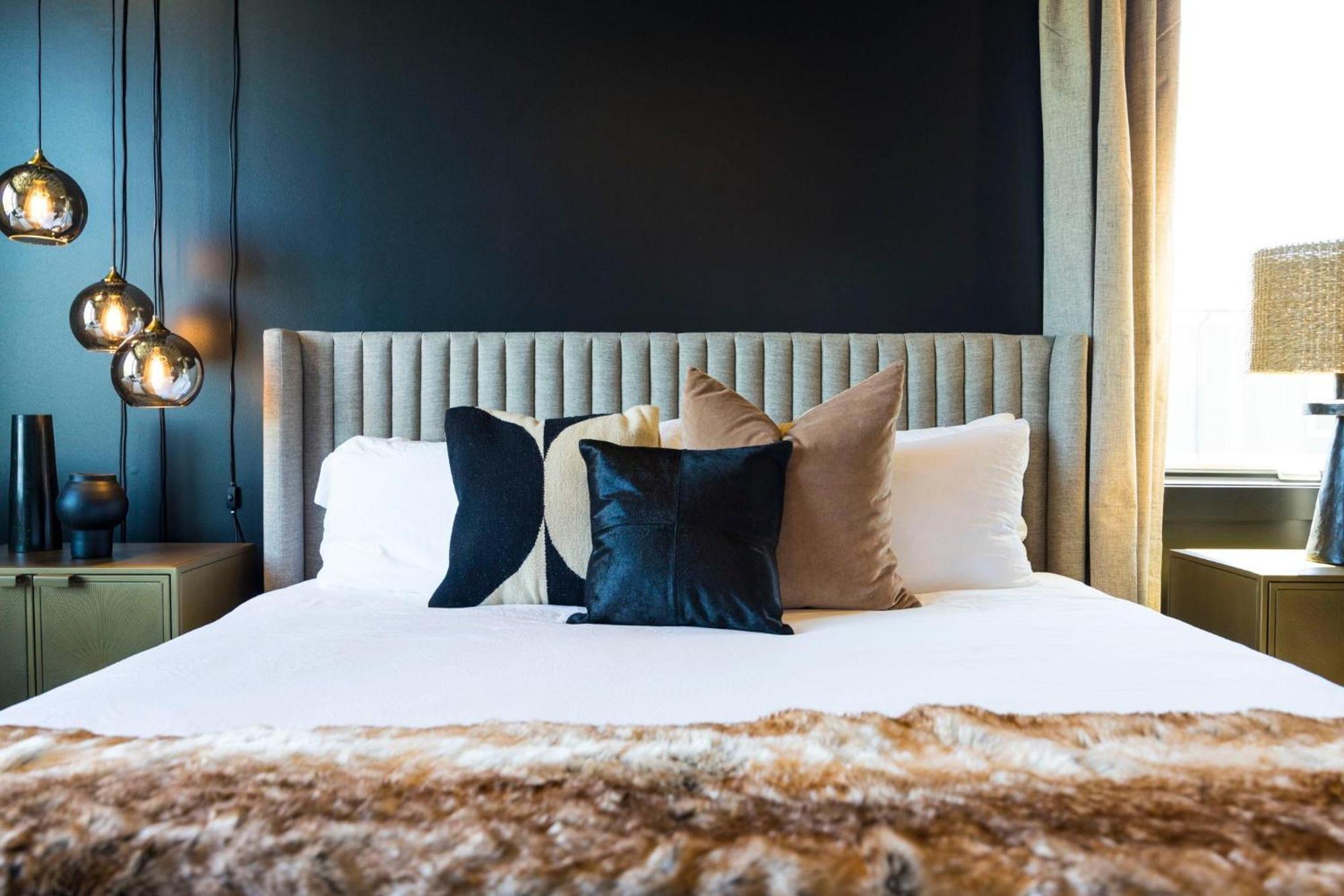 Luxe-elevate-modern Luxury-stunning Views Holiday home