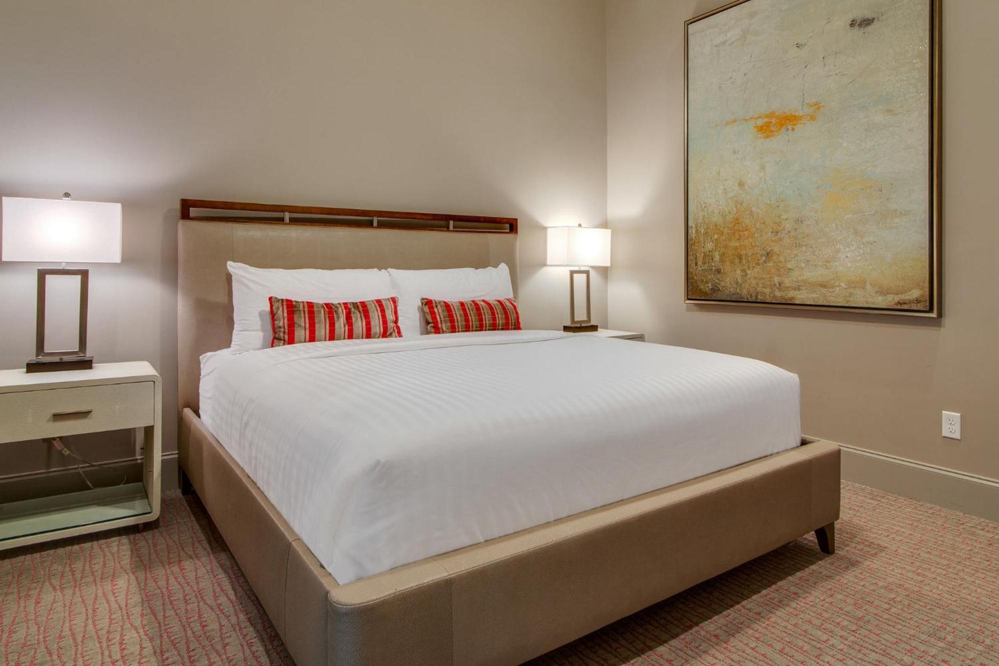 Riverfront Lofts Aparthotel 4*