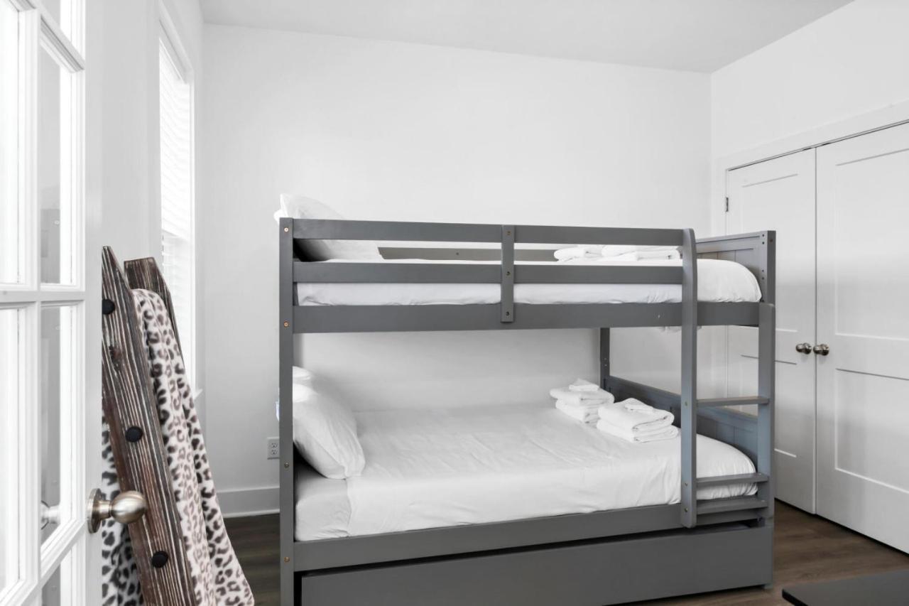 The Lakeside Landing Holiday home