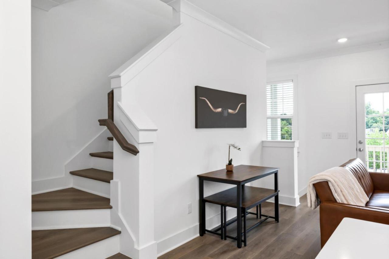 The Lakeside Landing *