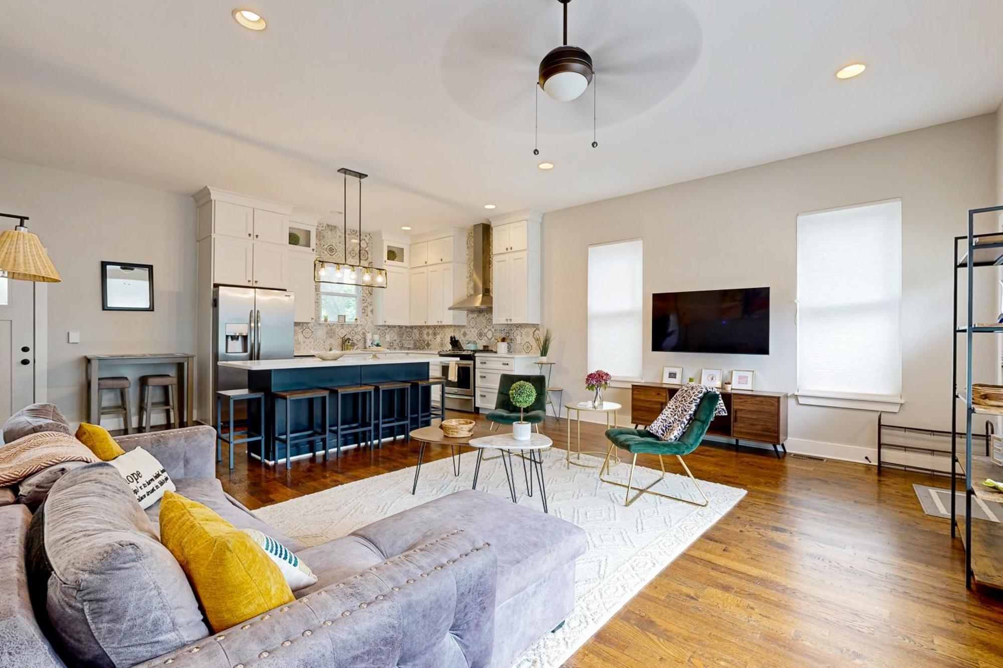 The Blue Jewel Hotel Nashville