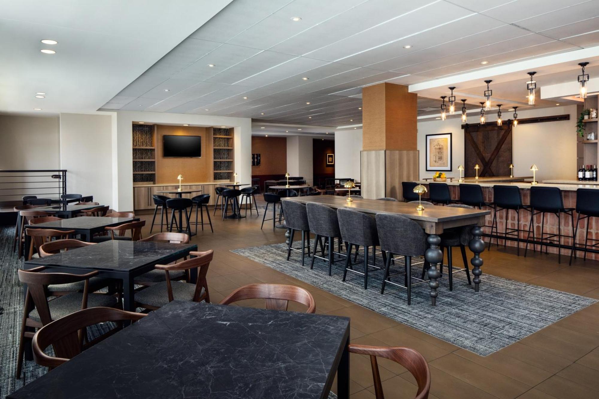 Hyatt Place Downtown Hotel 3*