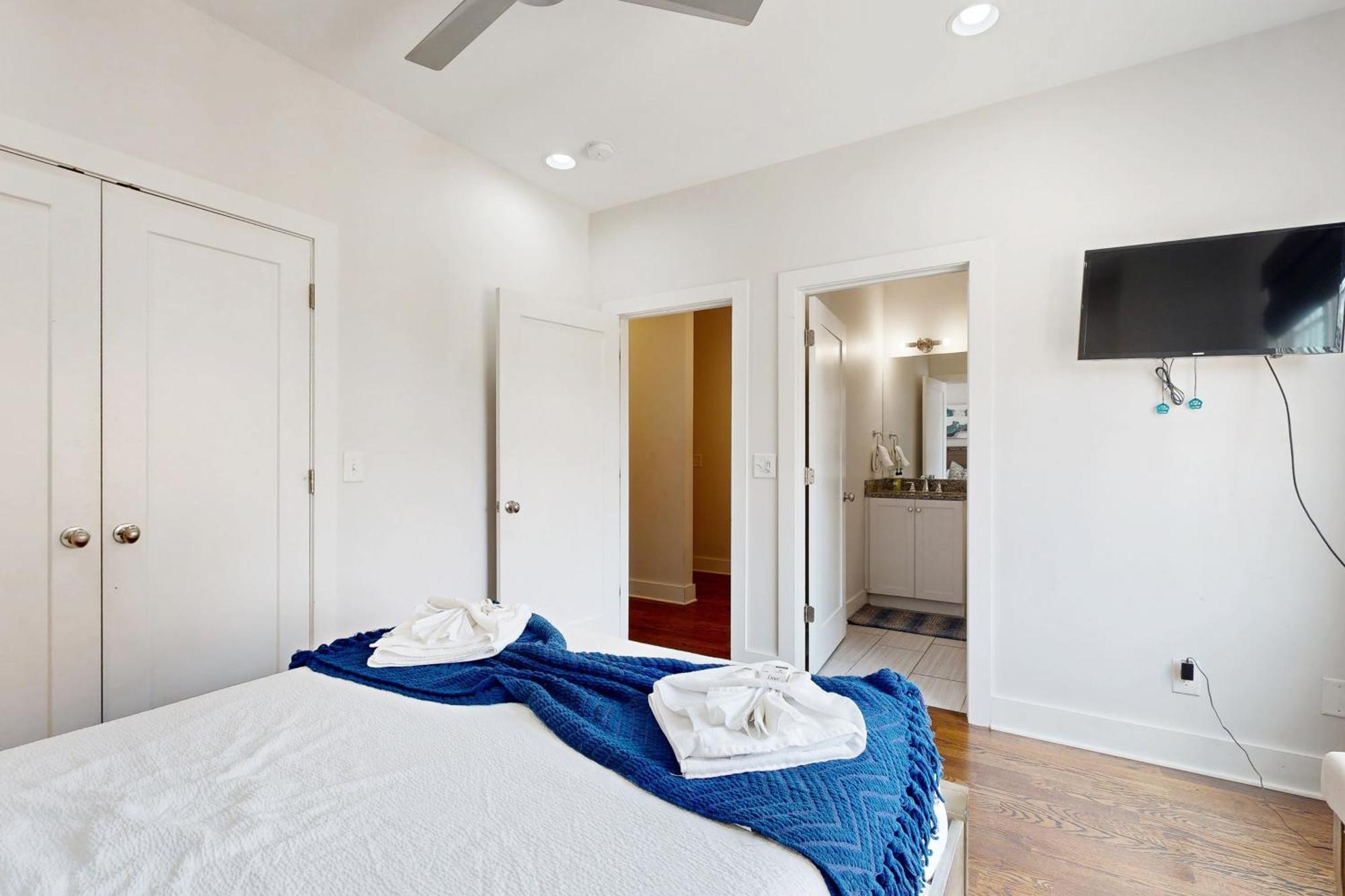 Brick Manor Unit A Holiday home *