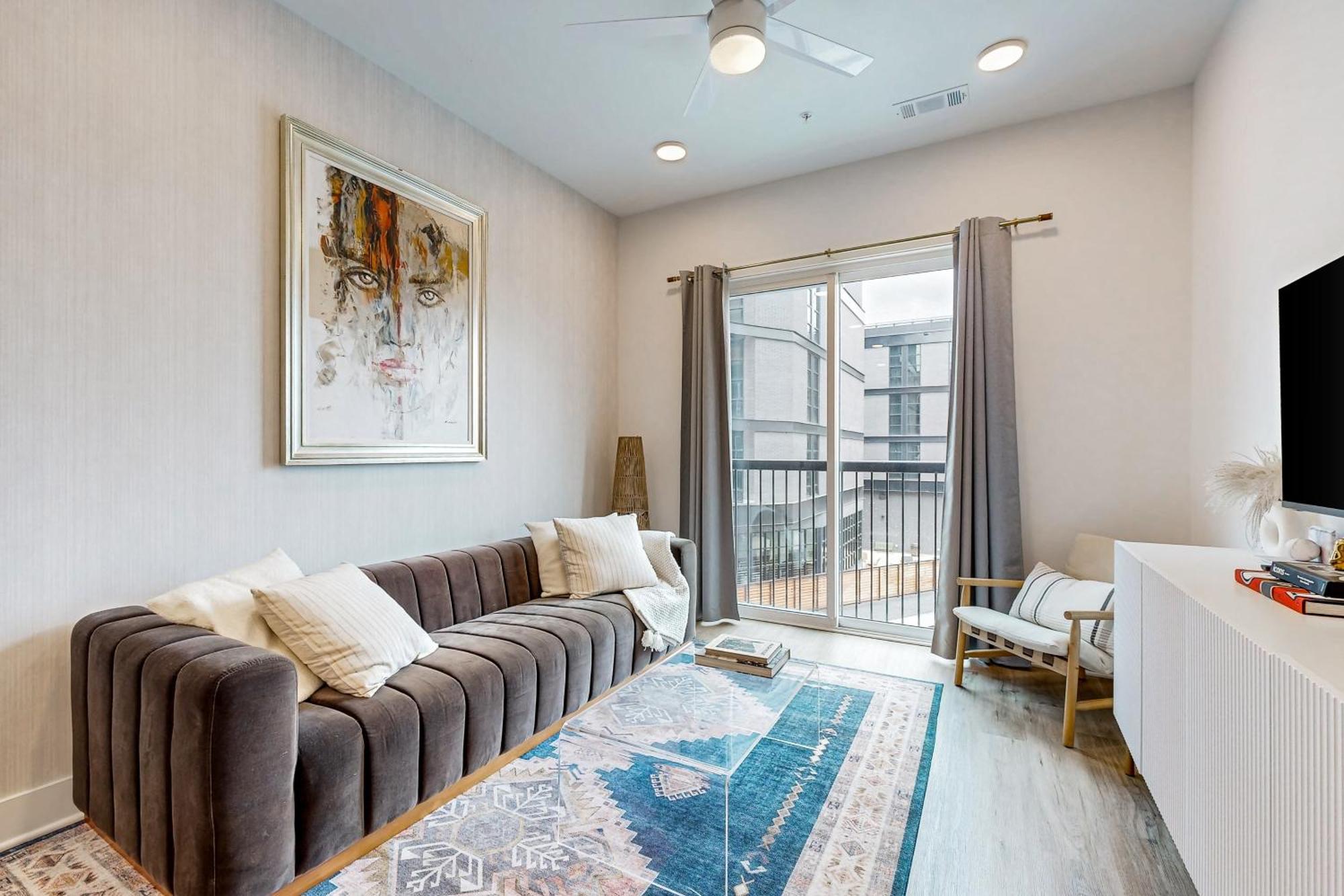 Jolene On Main 205 * Nashville