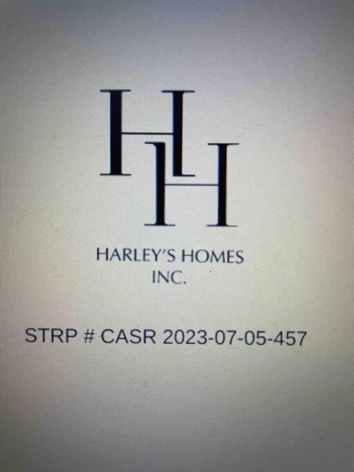 Sleek Townhome Near Broadway! *