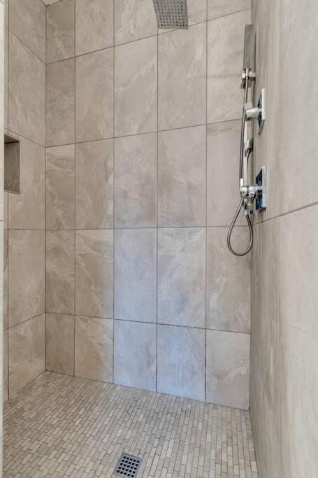 3bd -rooftop Escape- Steps From The Gulch Fun Holiday home *