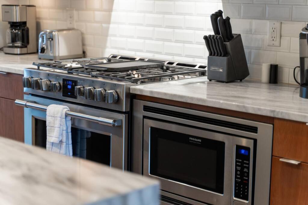 Holiday home 3bd -rooftop Escape- Steps From The Gulch Fun