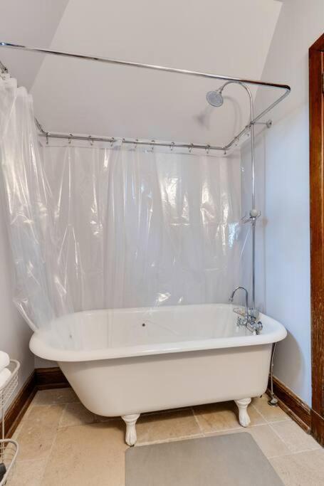 Ivy Hall - Great Location! Holiday home *