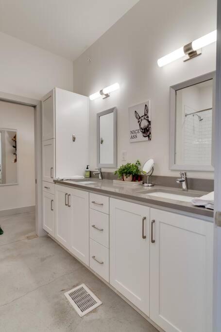 Chic Condo, 2mi To Downtown, Sleeps 8, By Geodis *