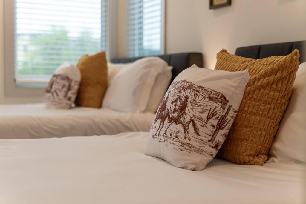 Chic Condo, 2mi To Downtown, Sleeps 8, By Geodis Apartment