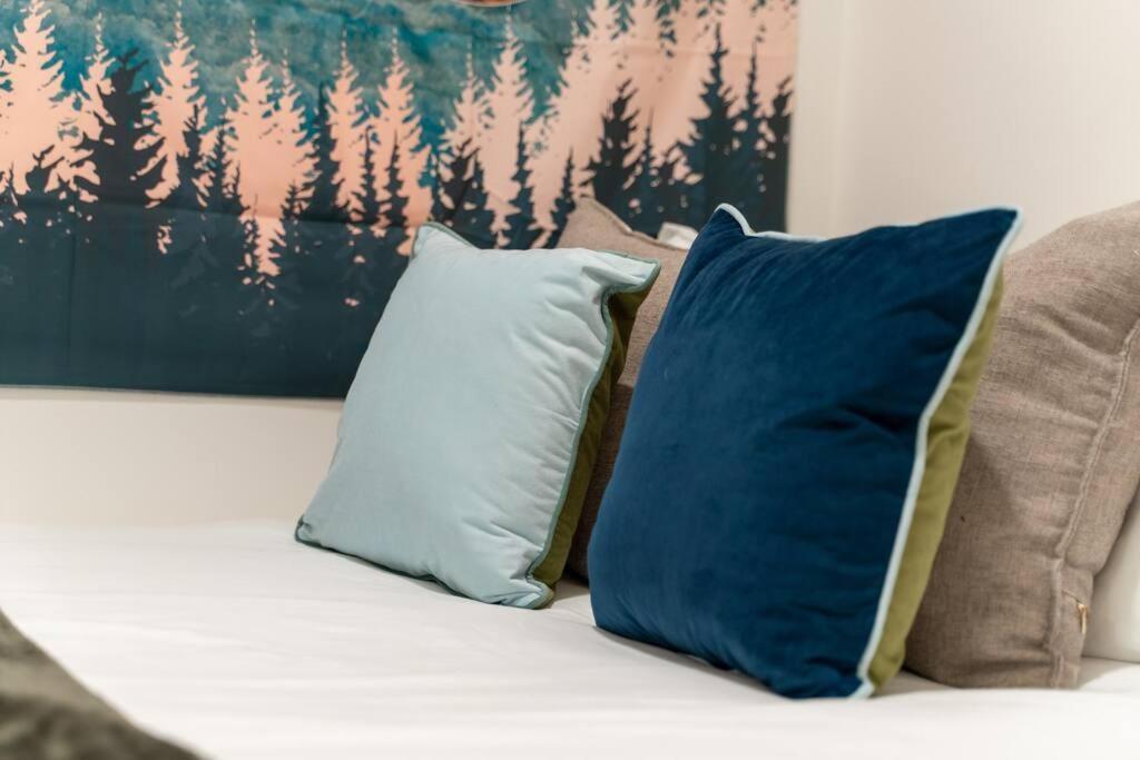 Apartment Chic Condo, 2mi To Downtown, Sleeps 8, By Geodis *