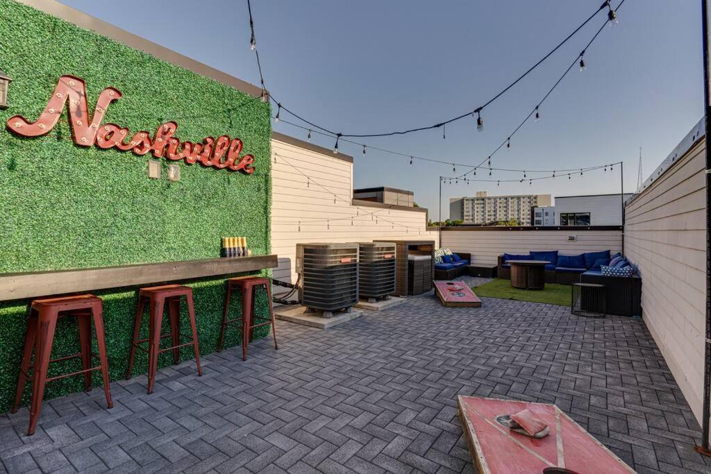 Renovated Pink Palace, Walkable Location Nashville