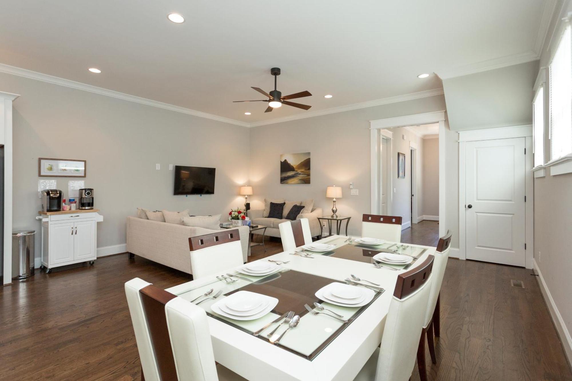 Modern Vacation I * Nashville