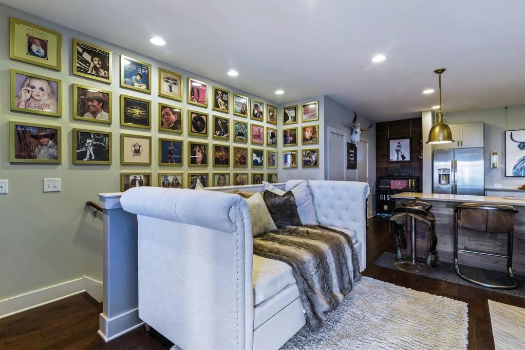 Skyline Views, 5min To Broadway Holiday home Nashville