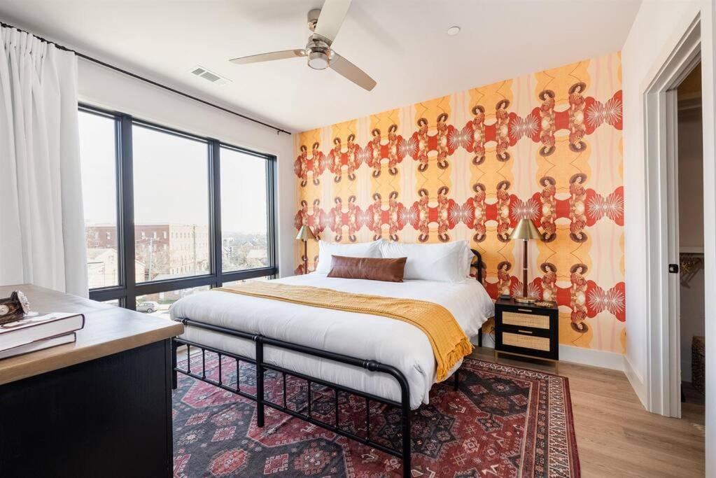 2 Side By Side Units, The Honky Tonk Party Pads, Parking Gym Pool Apartment