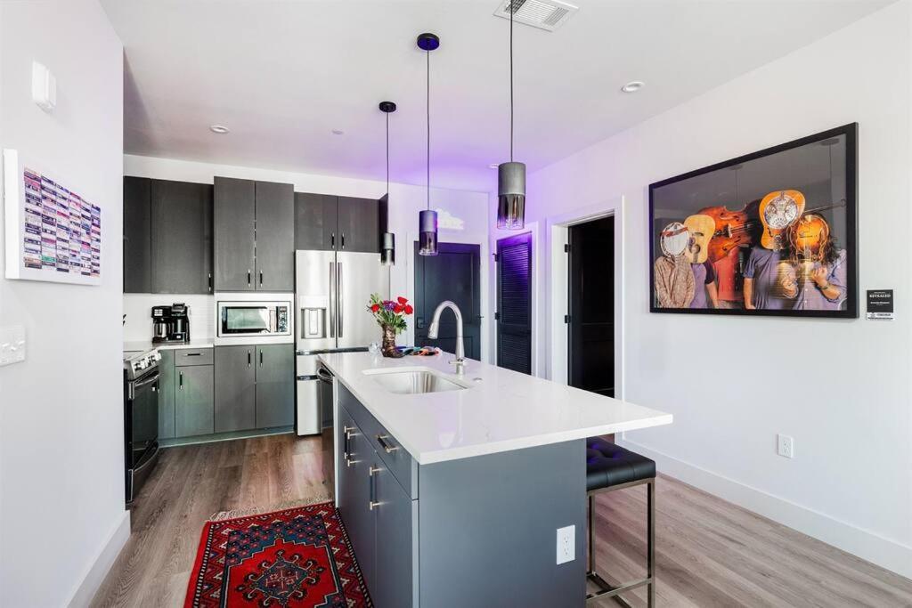 Apartment 2 Side By Side Units, The Honky Tonk Party Pads, Parking Gym Pool Nashville