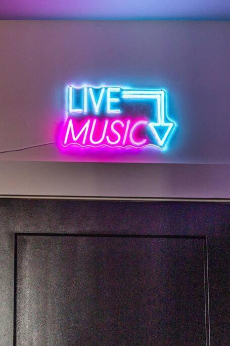 2 Side By Side Units, The Honky Tonk Party Pads, Parking Gym Pool Nashville