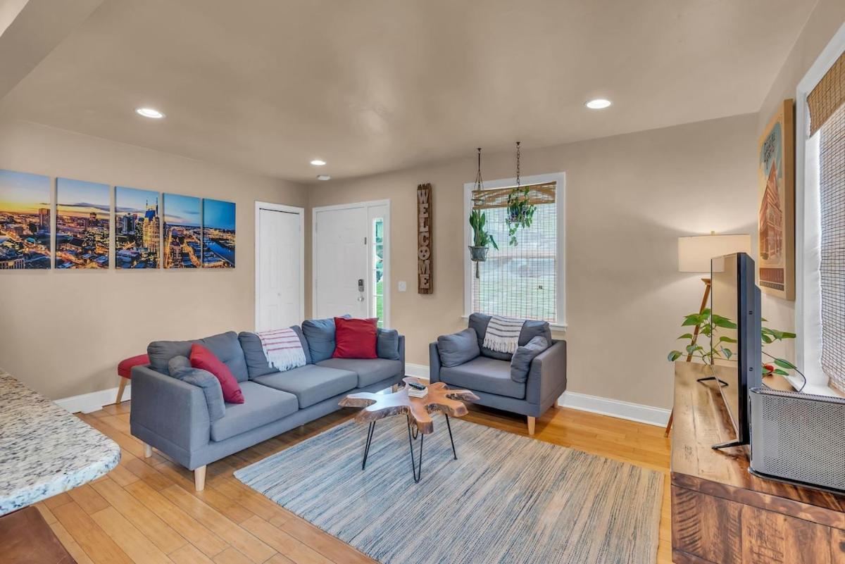 Prime East Nash Location - 5 Mins To Broadway Holiday home *