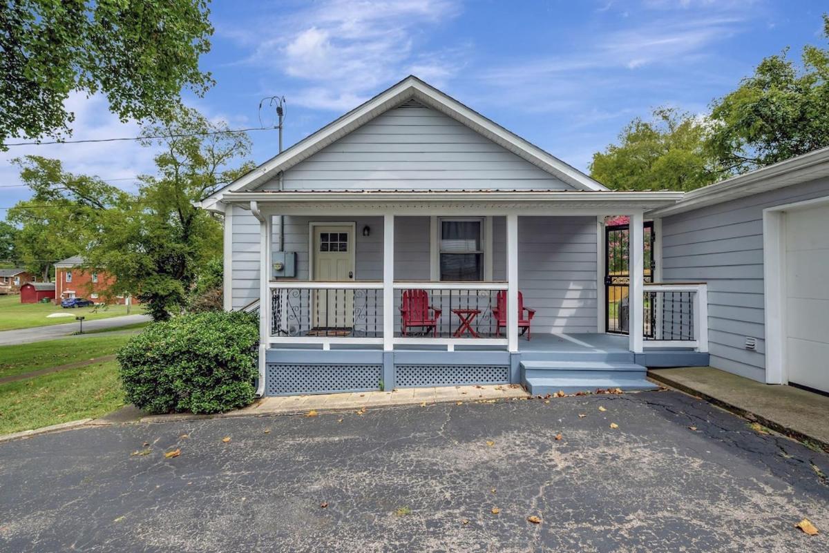 Holiday home 2 Bedroom 4 Miles To Broadway Sleeps 4 *